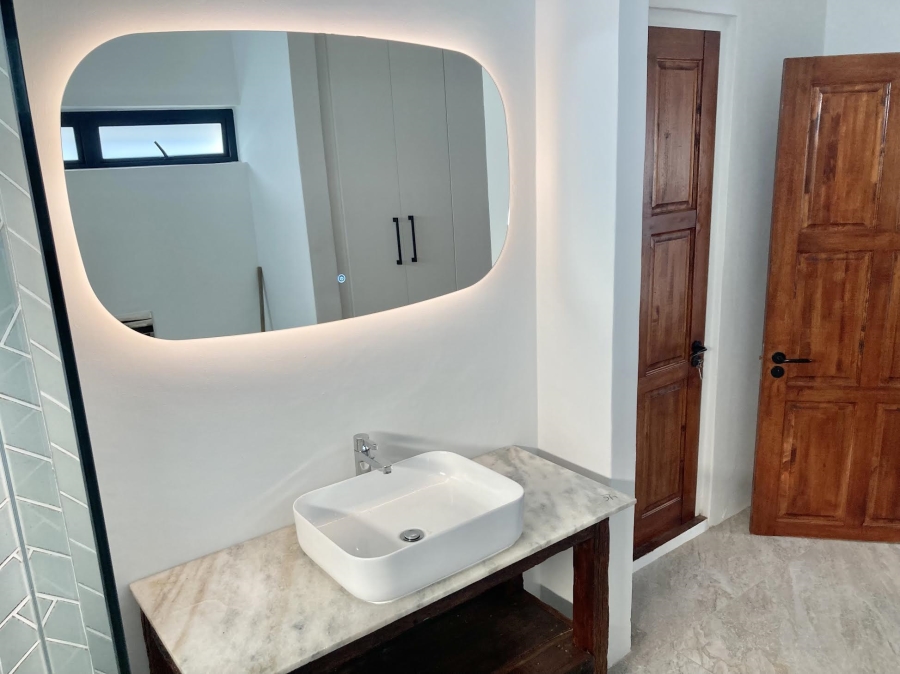 To Let 2 Bedroom Property for Rent in Claremont Village Western Cape